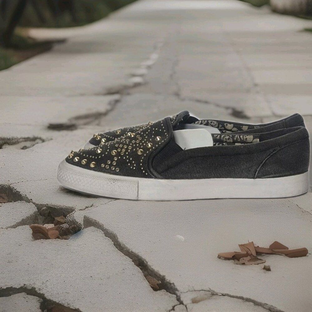 Betsey Johnson Aime Studded Canvas  Sneakers Shoes Women's Sz 8 - Picture 1 of 7
